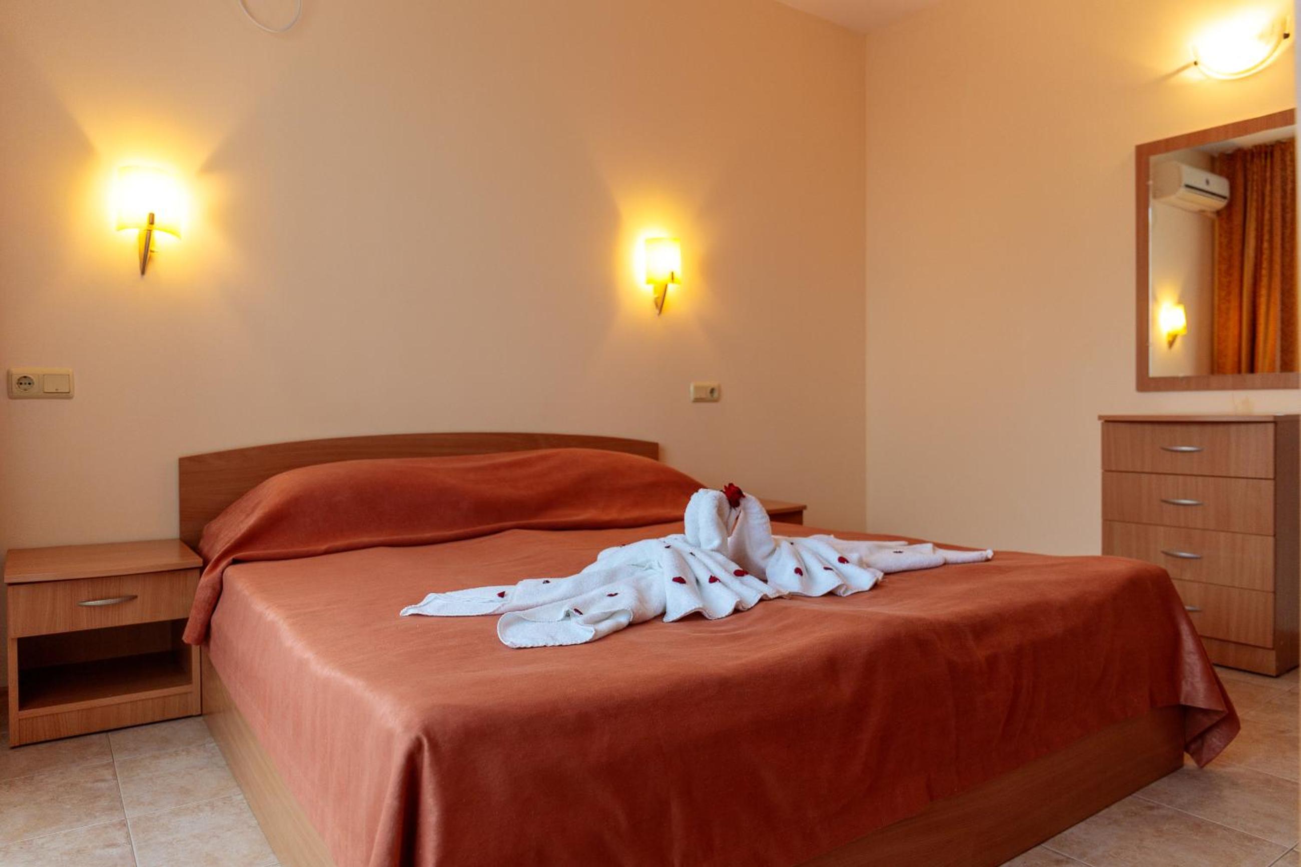 1 BEDROOM, APARTMENT