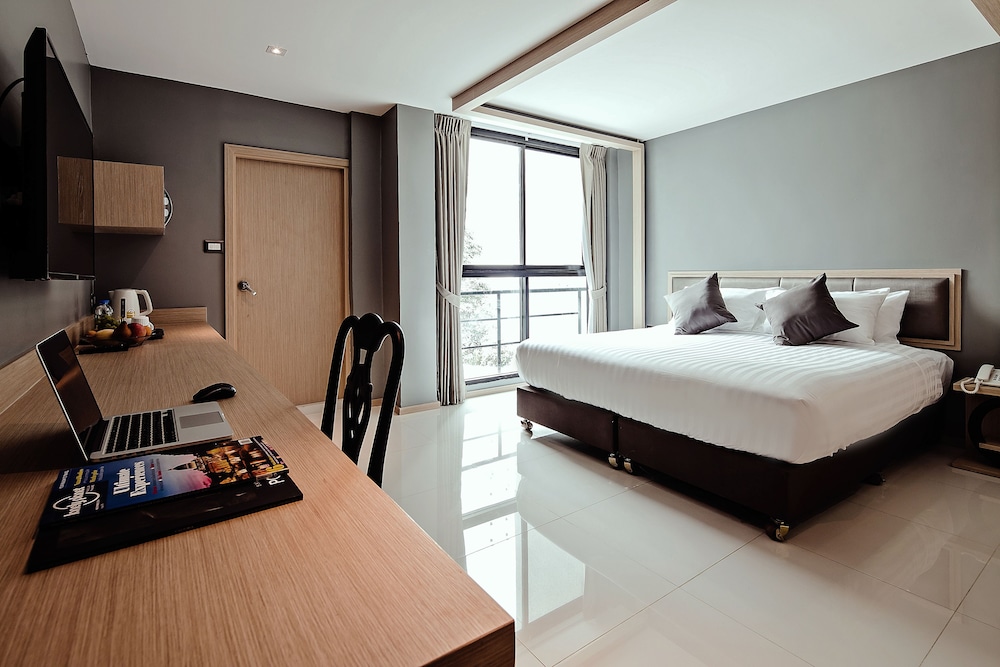 Three Sukhumvit Hotel Sha Plus Certified 22/70