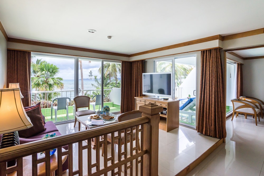 ROYAL CLIFF BEACH TERRACE 43/74