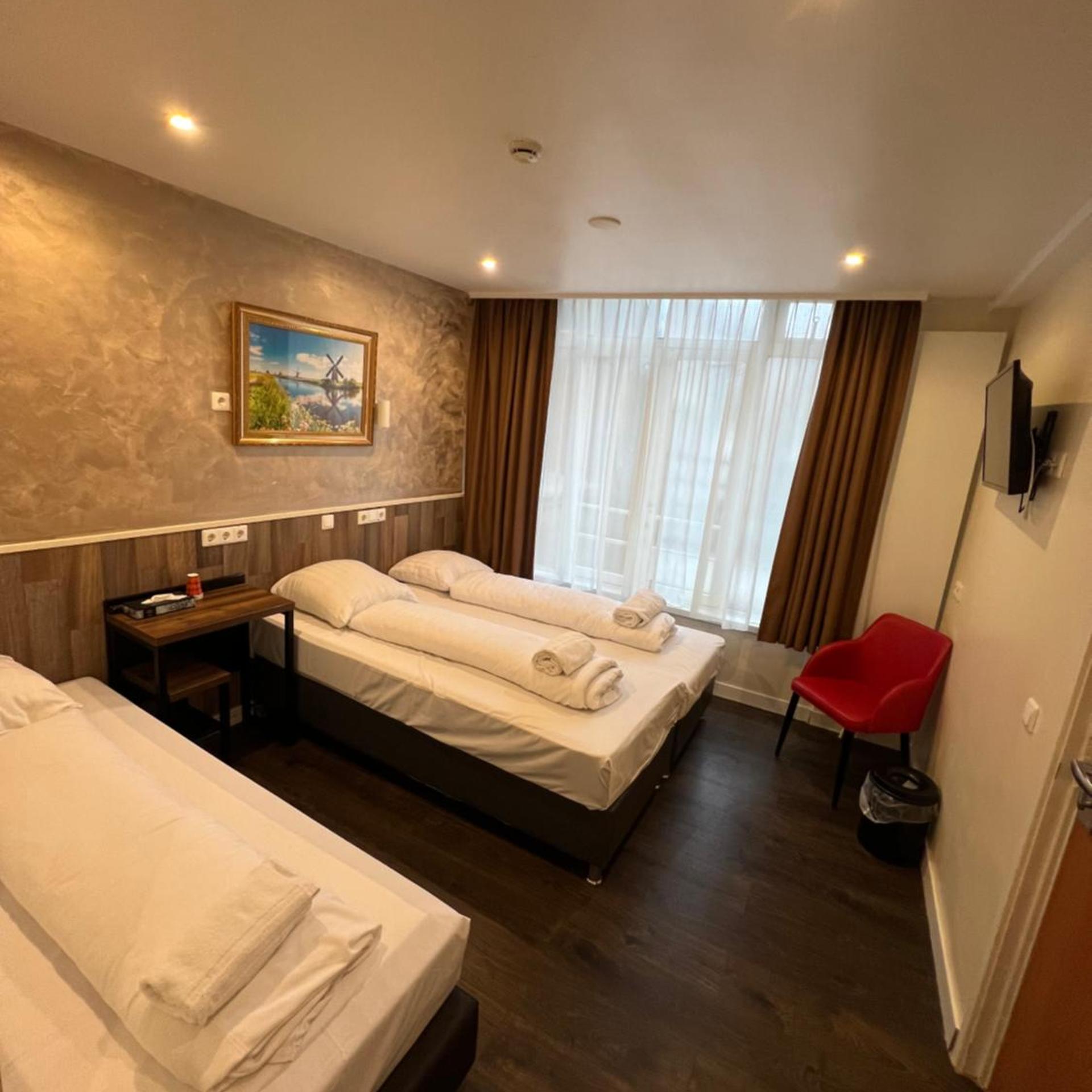 Dam Hotel 21/55