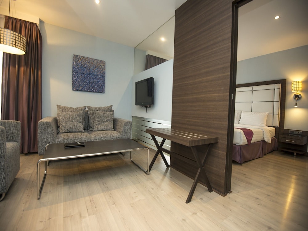 S Sukhumvit Suites Hotel 46/57