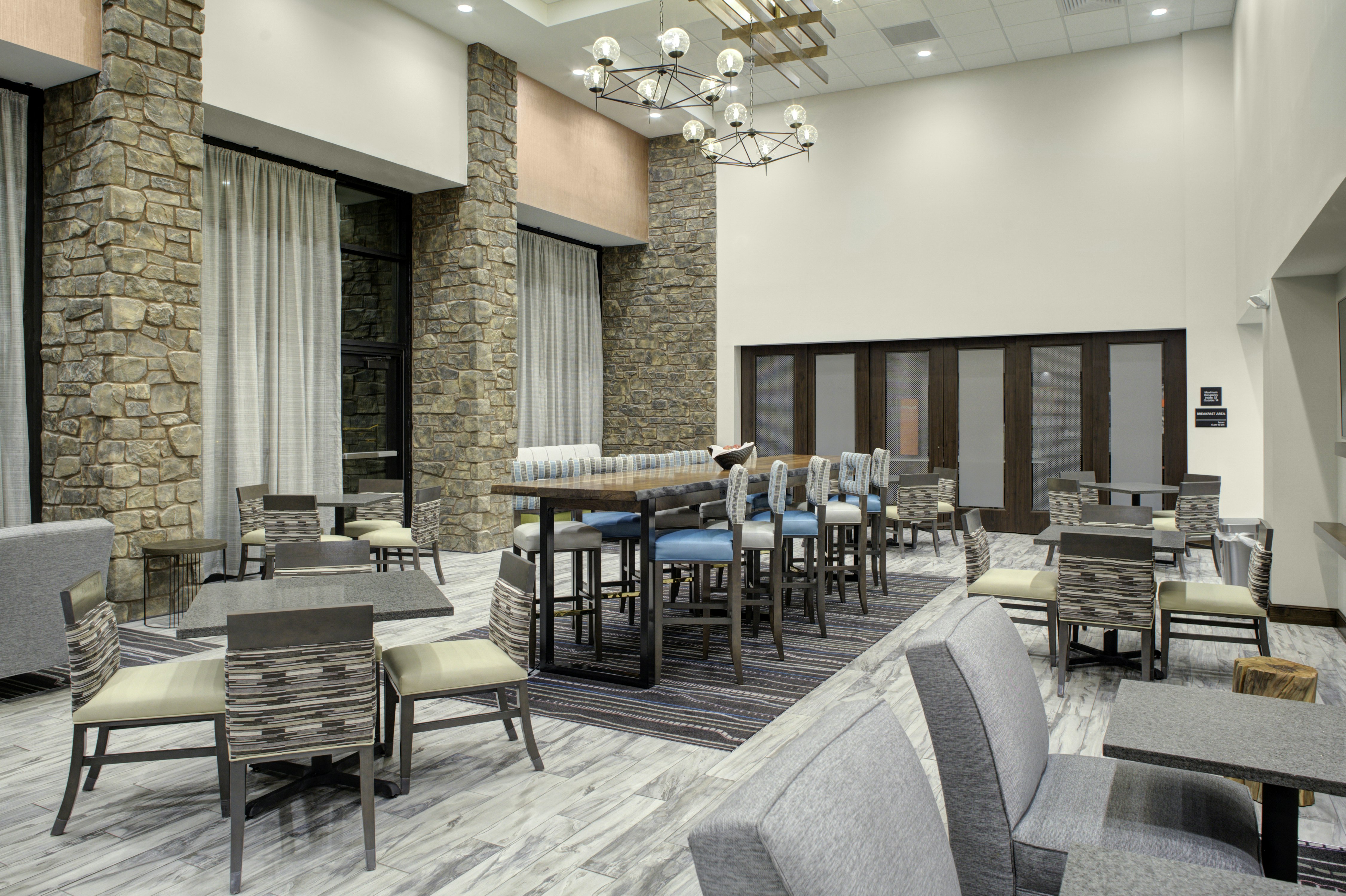 Hampton Inn Suites Flagstaff East Az 27/44