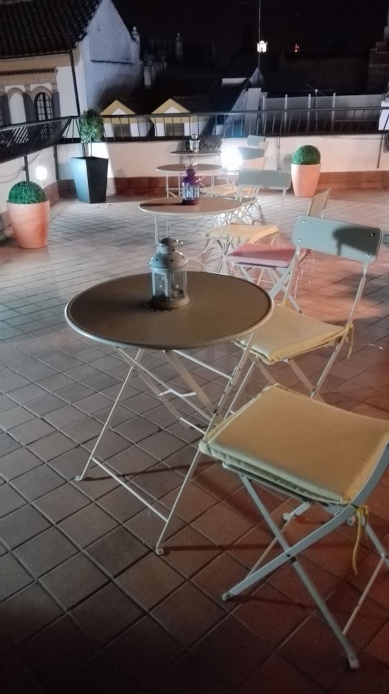 Basic Hotel Dona Manuela 18/40
