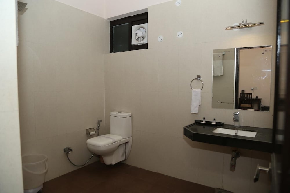 GULMOHAR SARISKA RESORT 39/45