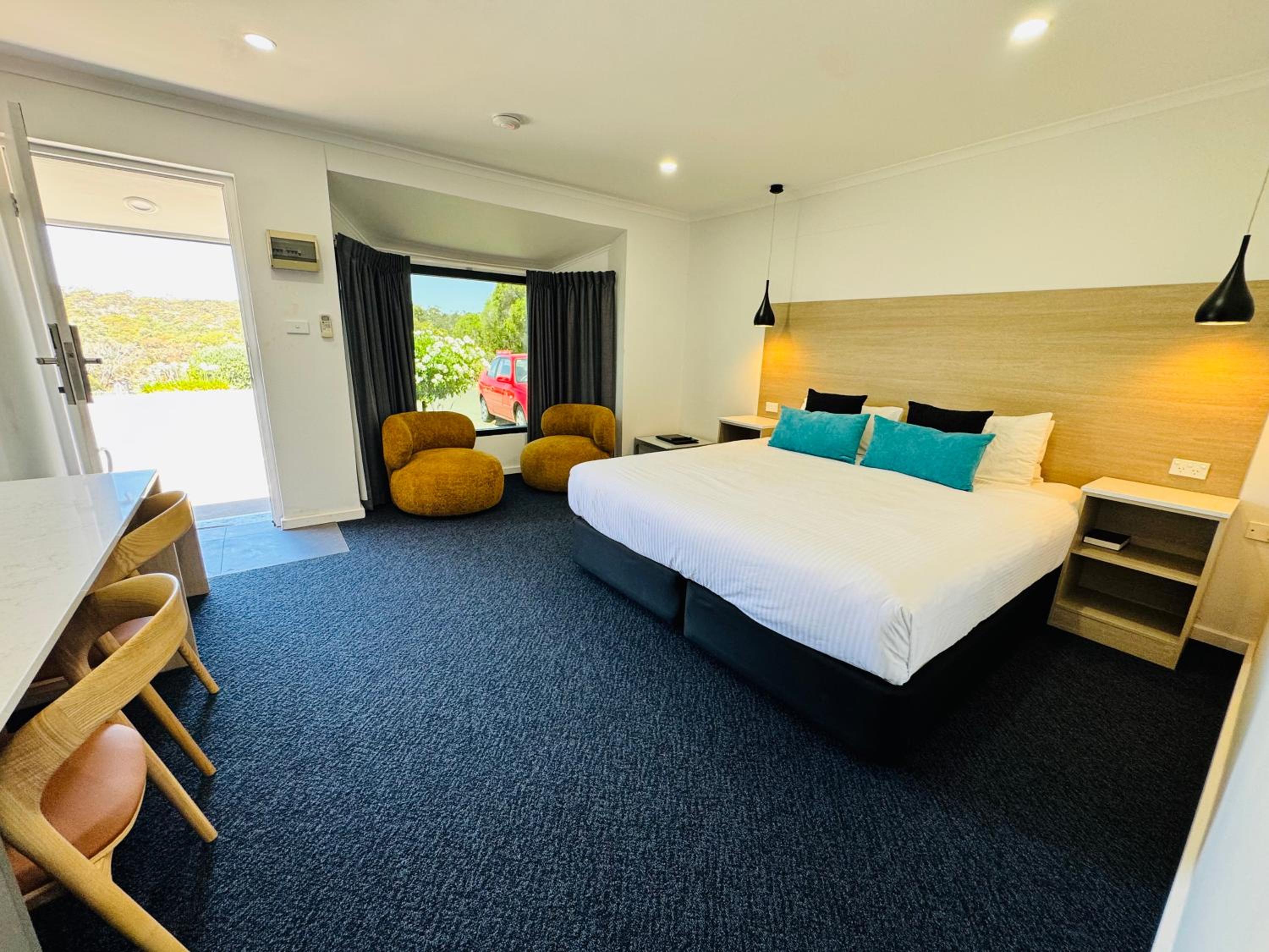Valley, Deluxe, King Bed