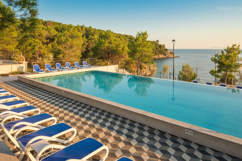 Gava Waterman Milna Resort 1/74