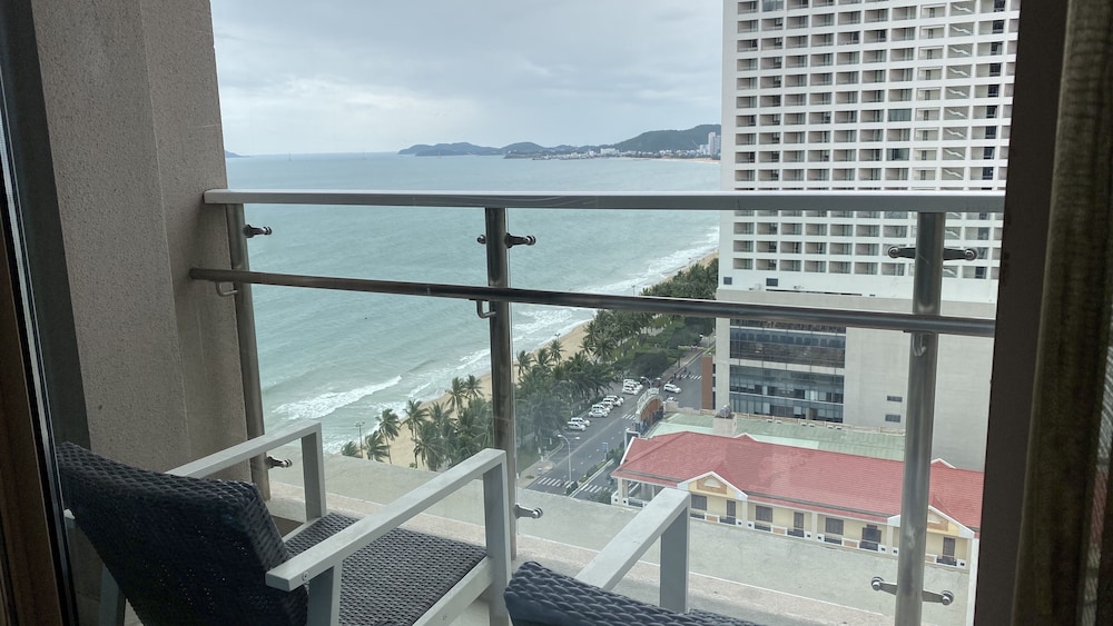 Balcony Seaview Nha Trang Centre 52/61