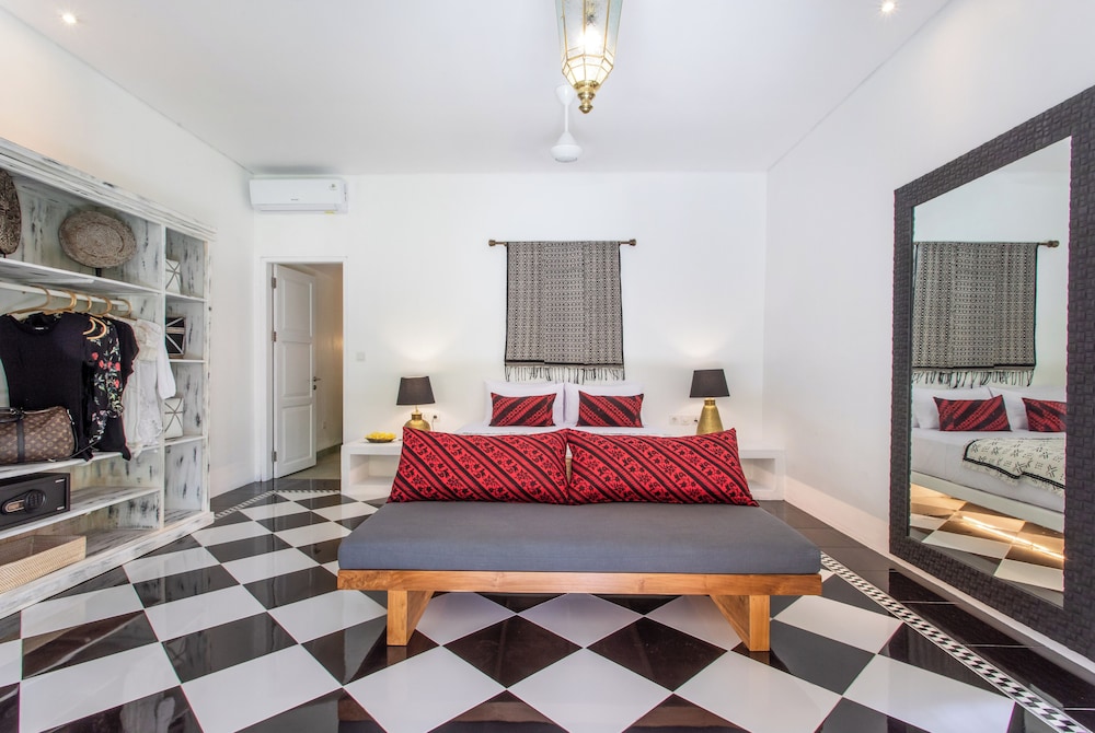PinkPrivate Sanur - for Cool Adults Only 35/50