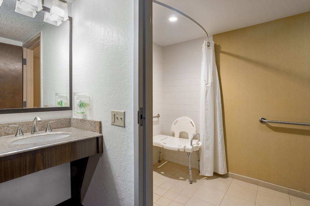 Holiday Inn Canyon de Chelly (Chinle), an IHG Hotel 34/37