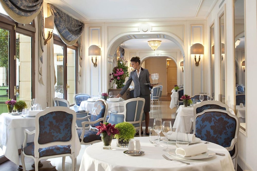 Auberge Du Jeu De Paume 55/58