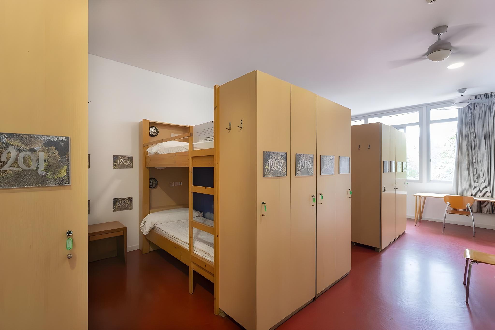 Mixed Dorm, 14 Beds