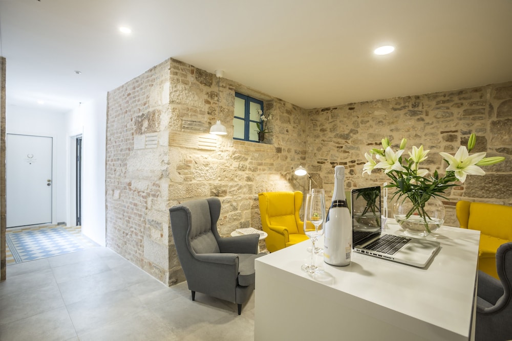 Centro Di Centri Rooms 77/77