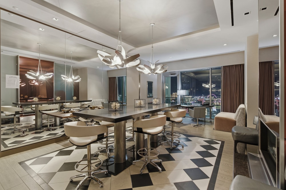 StripViewSuites at Palms Place 71/79