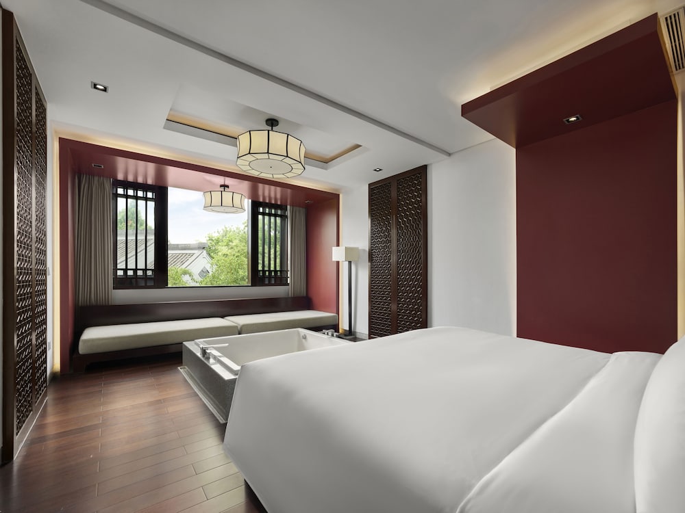 Water, Premier, Suite, King Bed, Terrace
