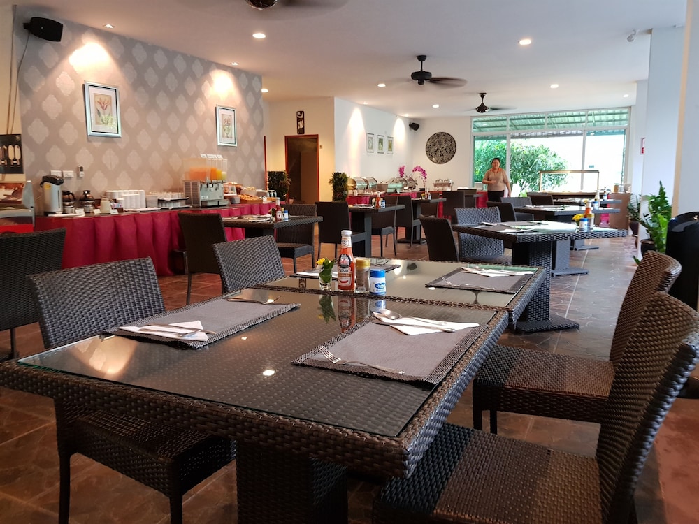 L Esprit de Naiyang Beach Resort 36/50