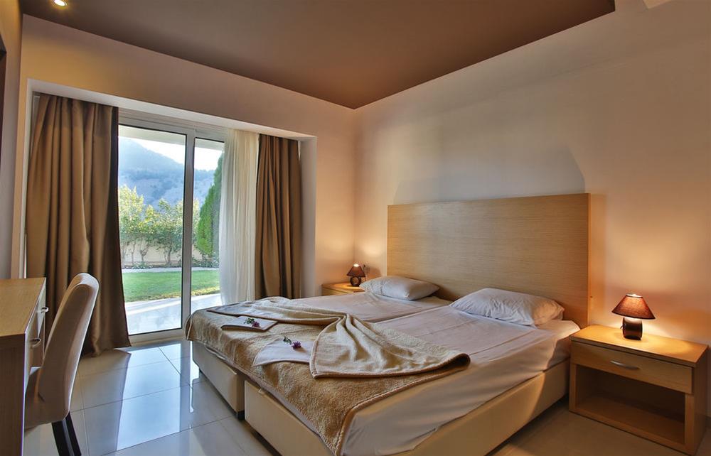 Classic, Double or Twin Bed