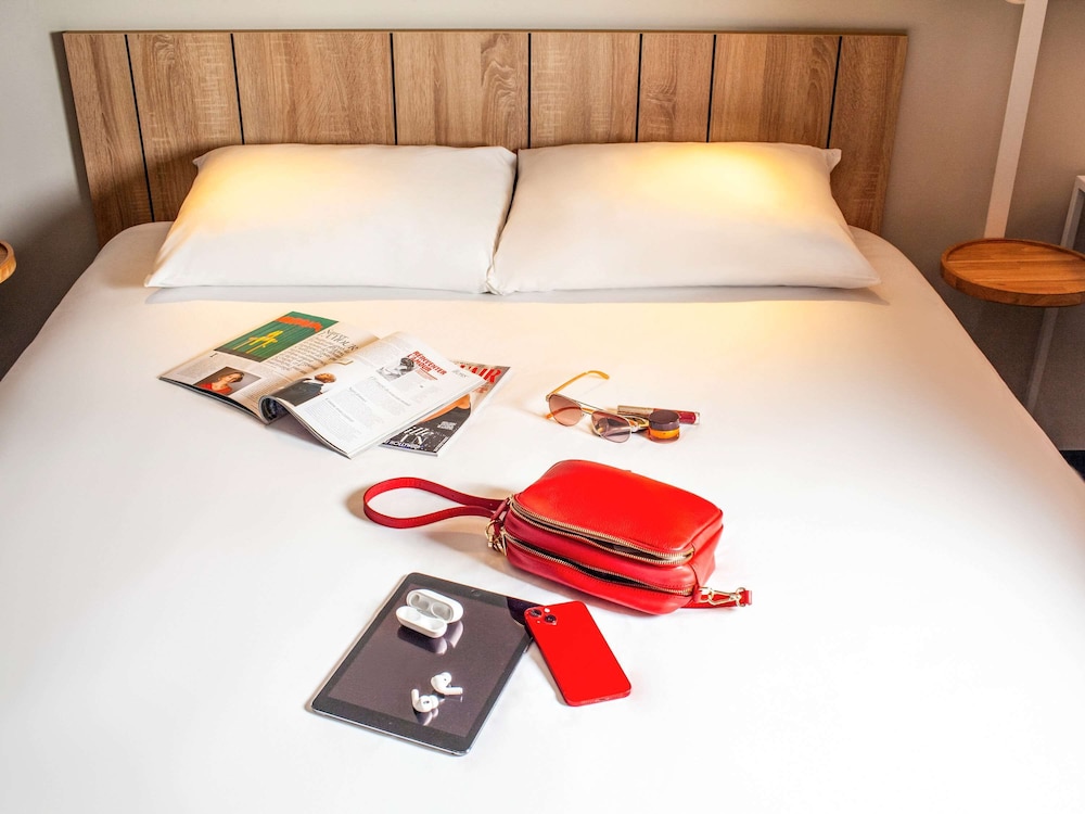 Ibis Pontarlier 12/65