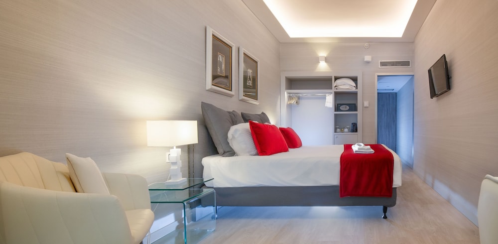 BASIC, DOUBLE BED, COURTYARD VIEW