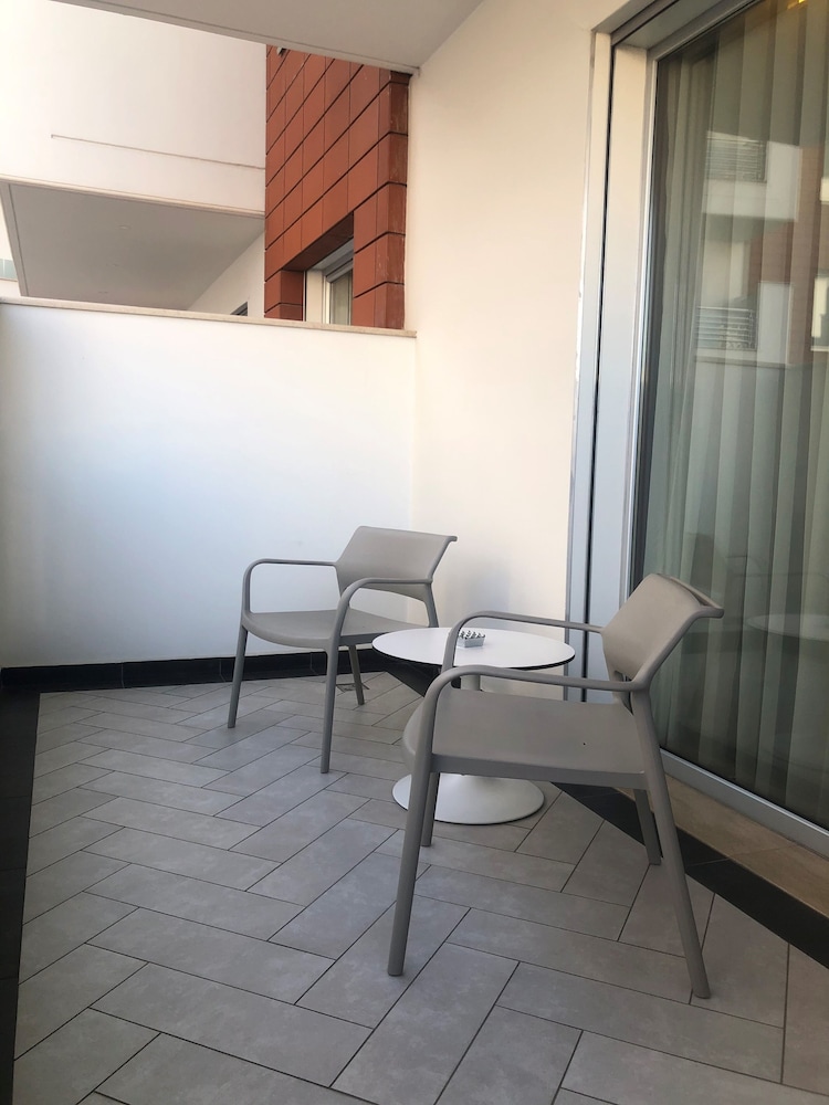 Hilton Garden Inn Tirana 48/81