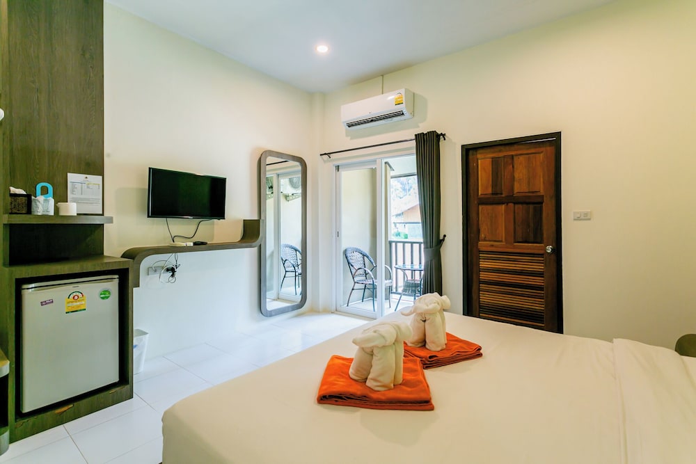 Tonsai Bay Resort 15/50