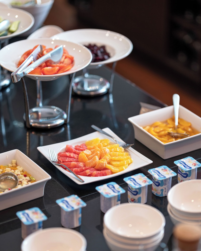 Renaissance Aktau Hotel 27/64