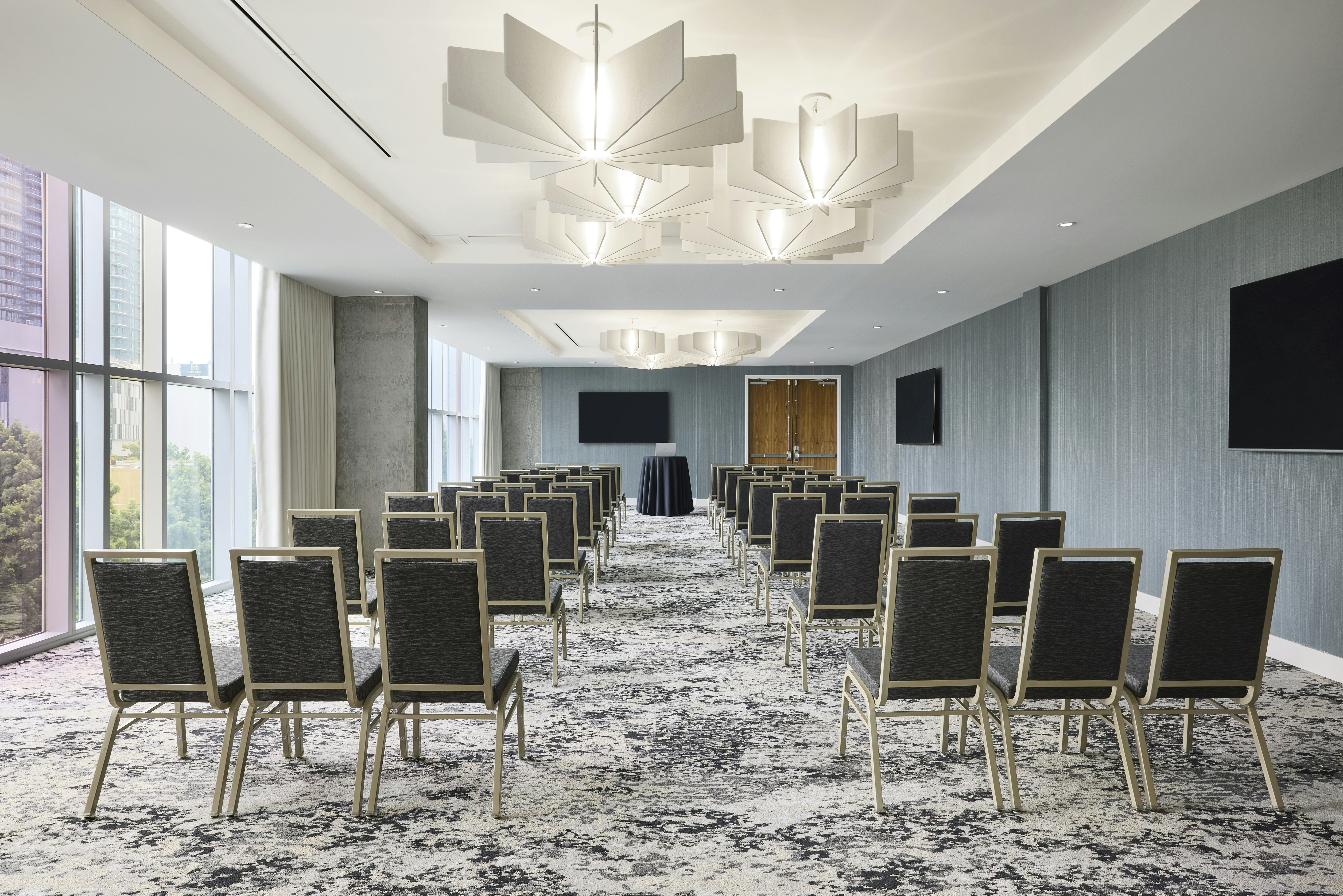 Carte Hotel San Diego Downtown Curio Collection By Hilton 76/87