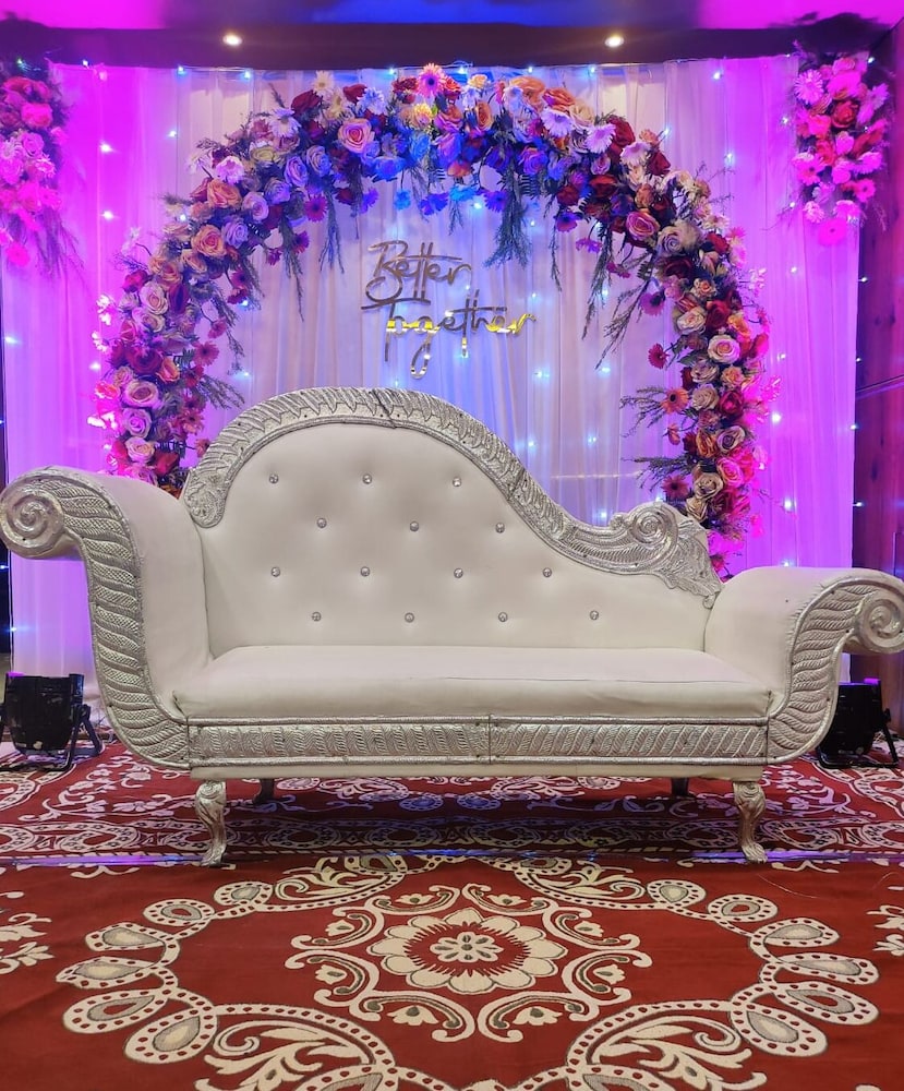 Hotel Prabhat 43/50