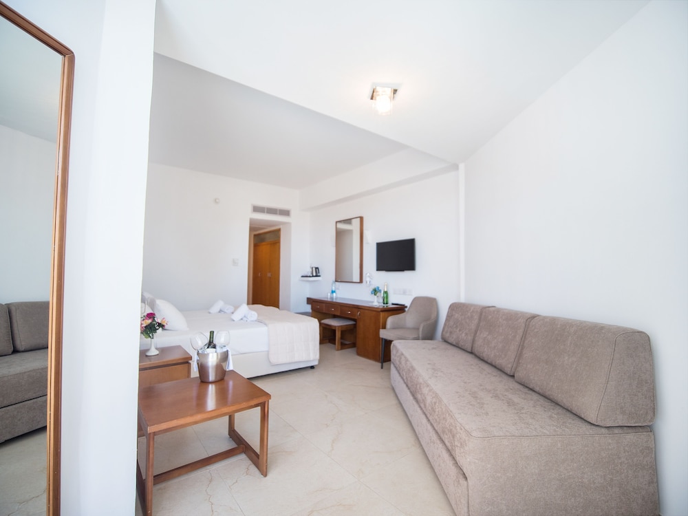 Avlida Hotel 53/72