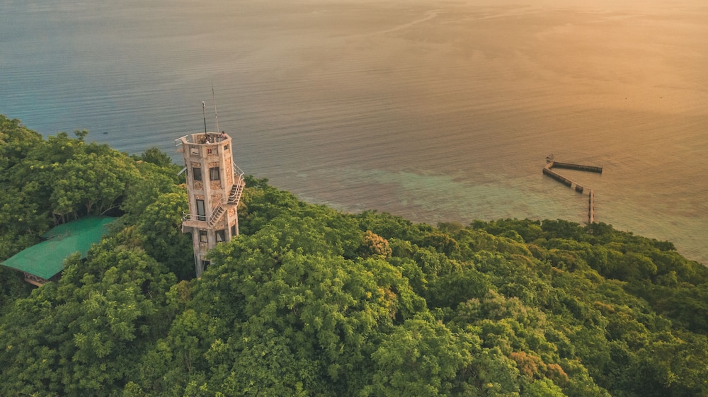 FLOWER ISLAND RESORT 68/71