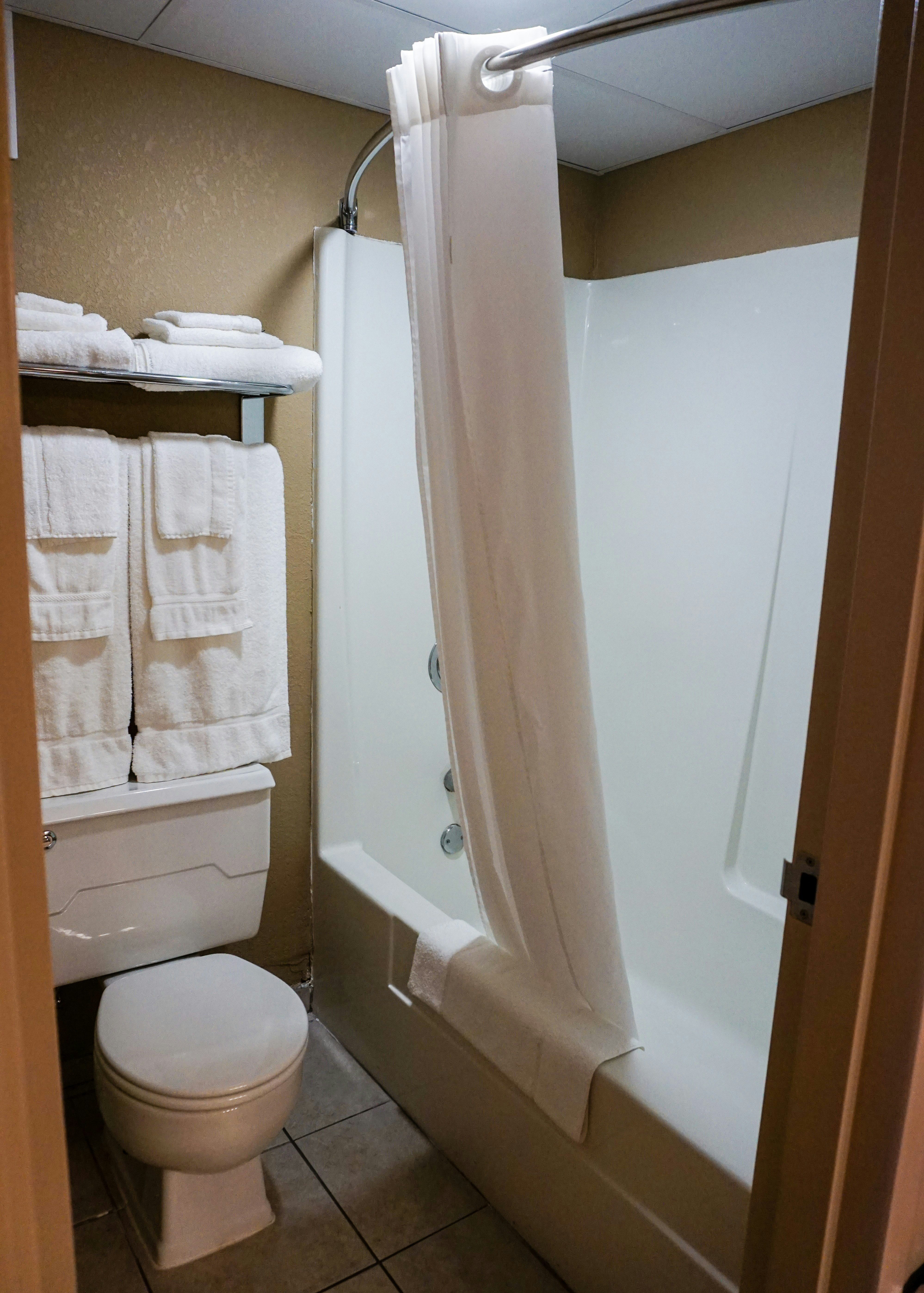 Boarders Inn and Suites by Cobblestone Hotels - Grand Island 74/75