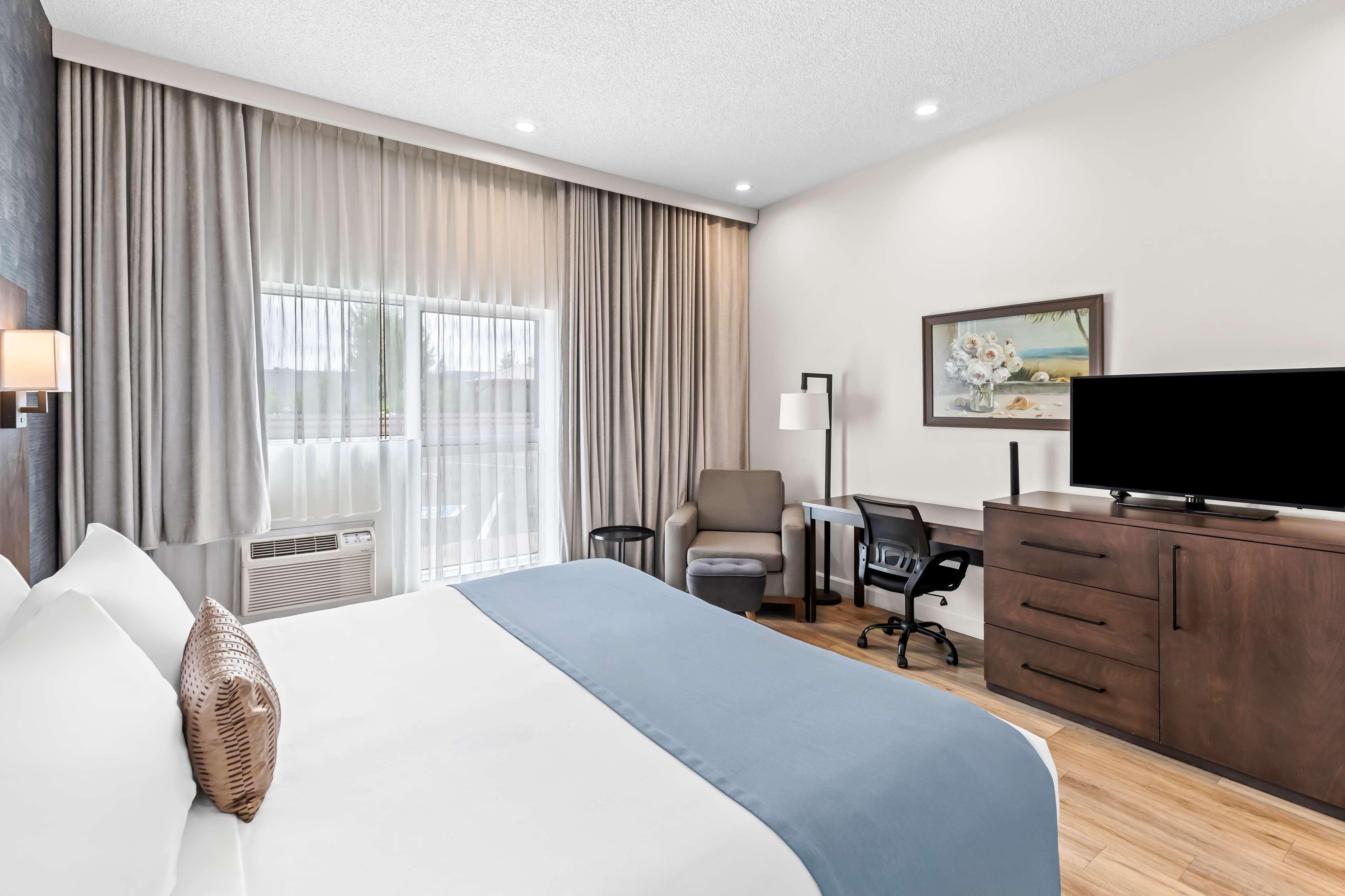 Room, Double Bed, Accessible