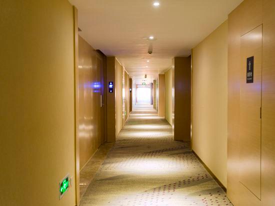Lavande Hotel (Chifeng High Speed Railway Station) 23/35