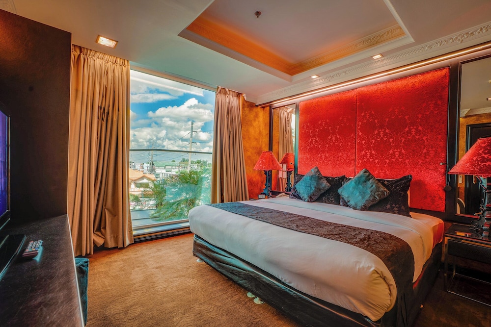 Fields Plaza Suites 22/65