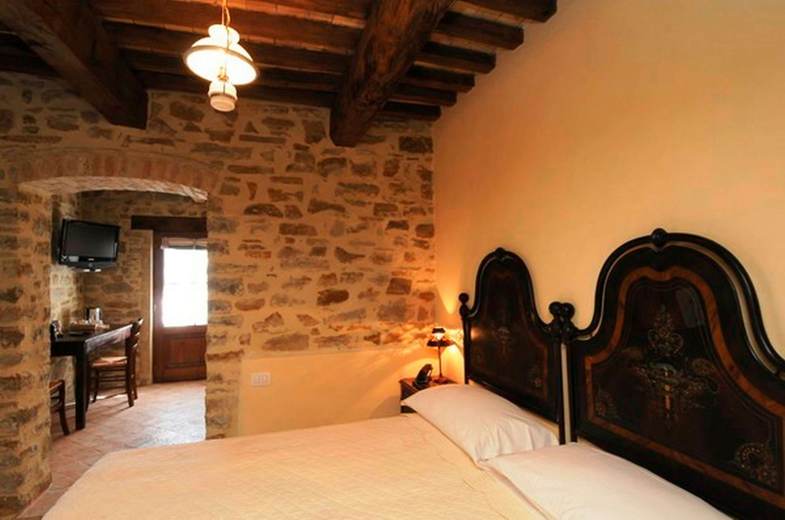La Tavola Dei Cavalieri & Il Borgo 36/60