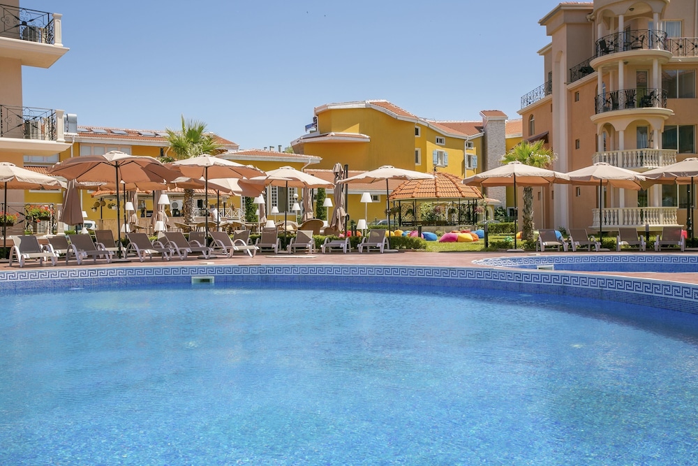 Hacienda Beach Resort 1/70