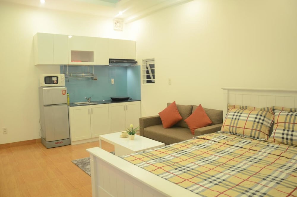 Smiley Apartment 3 39/50