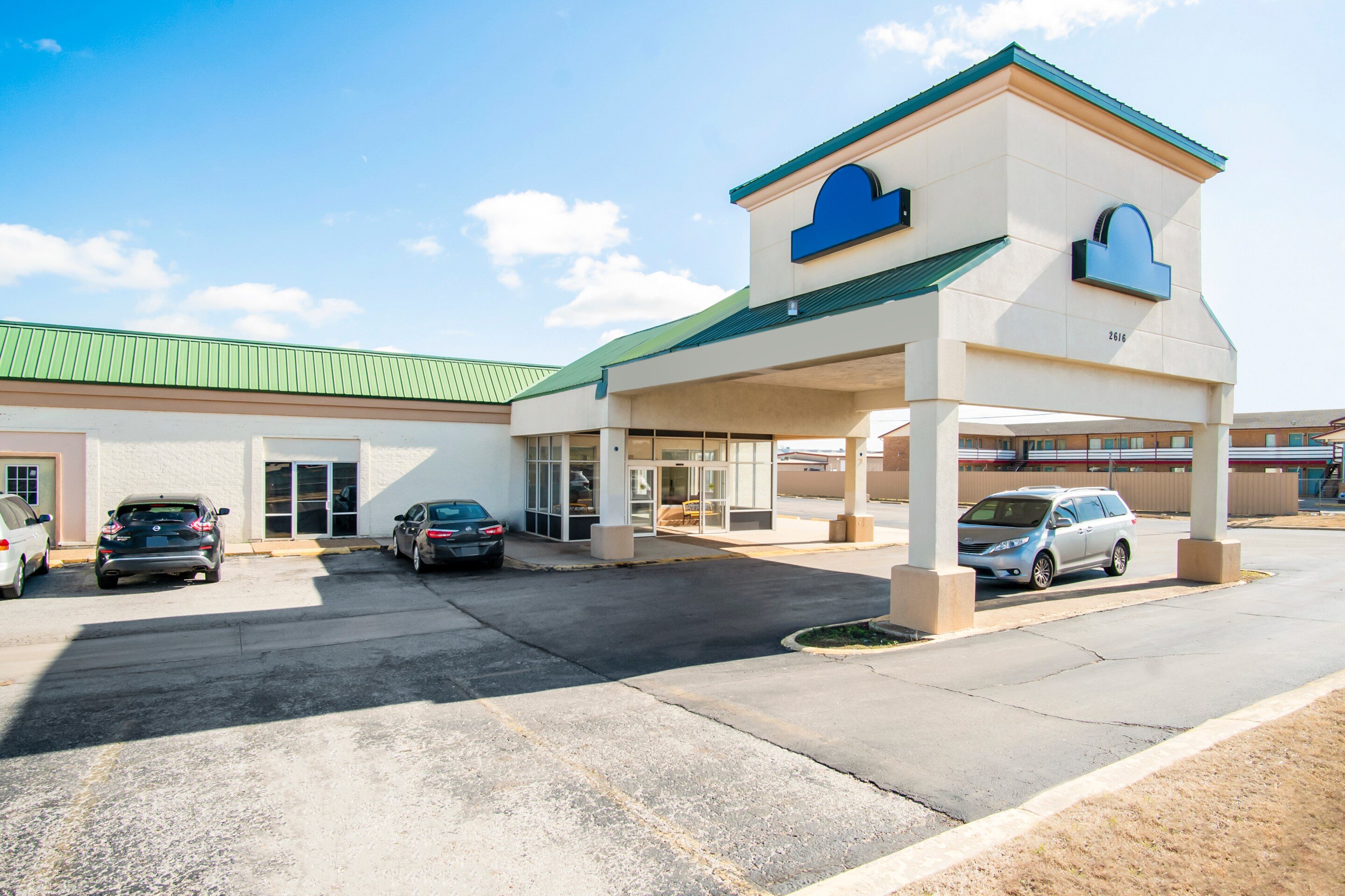 OYO Hotel Oklahoma City South I-35 and SE 29th 33/40