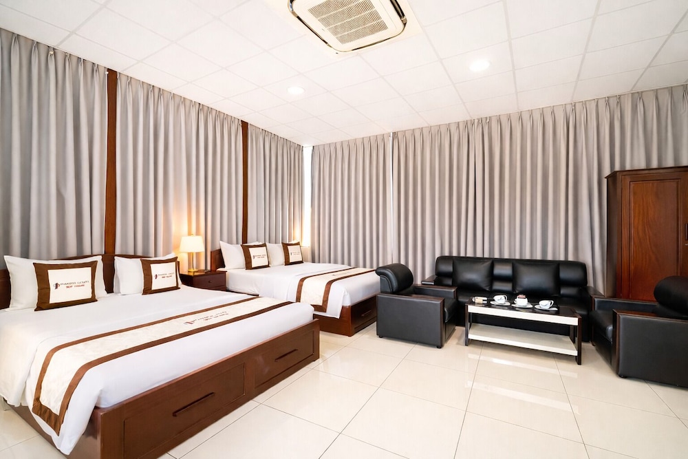 PENTHOUSE, 2 QUEEN BEDS, CITY VIEW