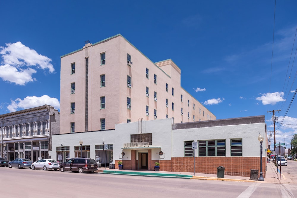 Murray Hotel 4/40