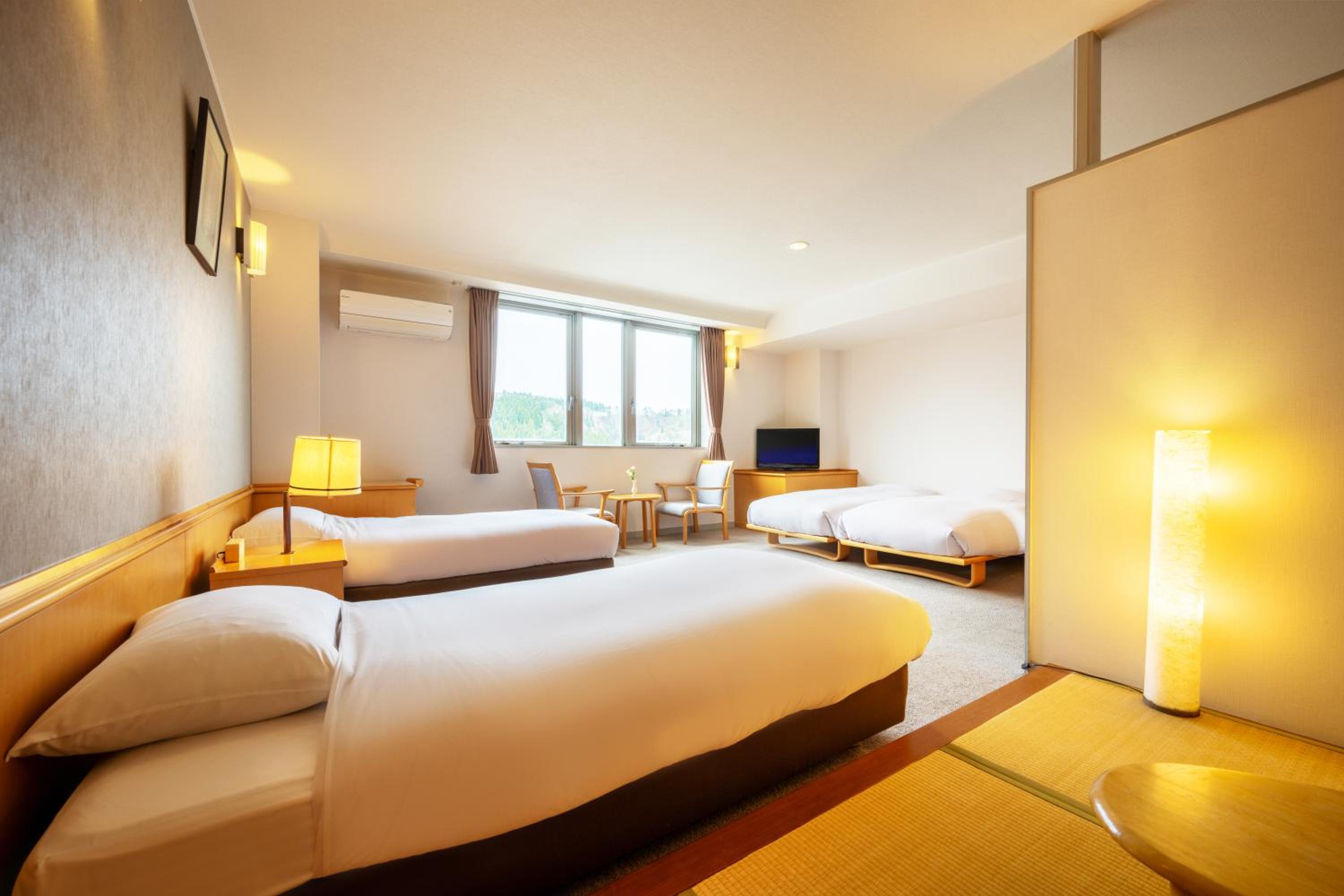 Family, 6 Beds