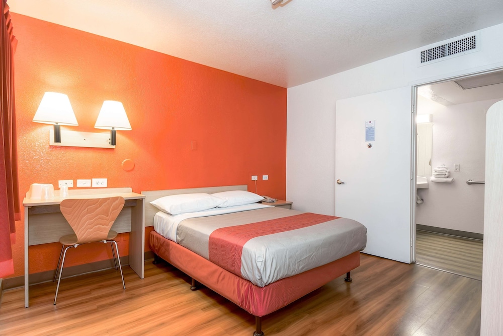 Motel6 Corona, CA - Norco 44/70