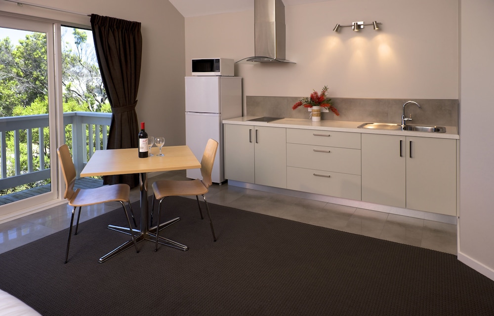 Boathouse Resort Studios & Suites 54/69