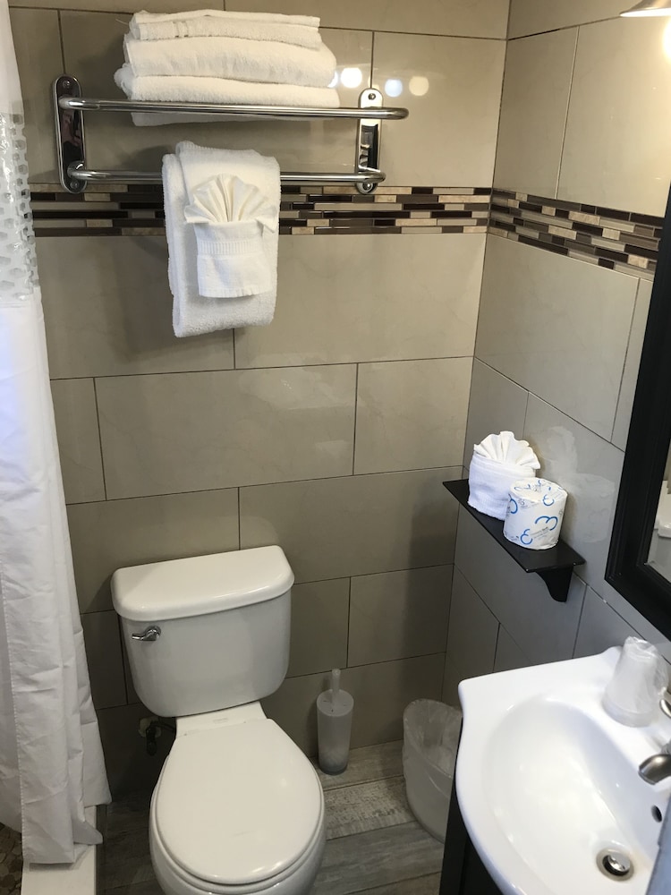 Schooner Hotel 38/42