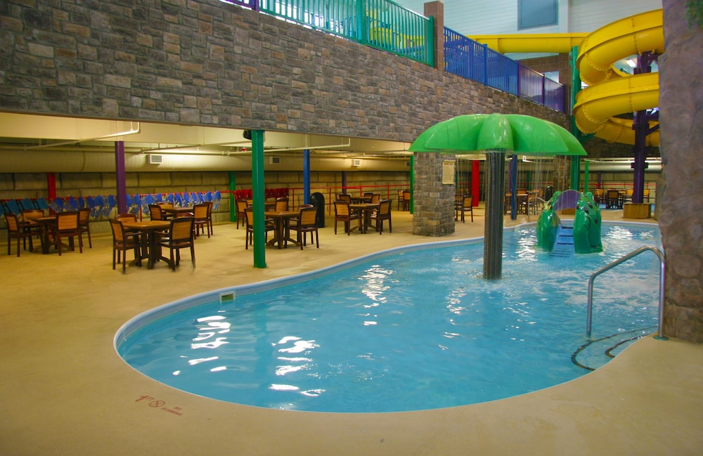 Branson Waterpark Hotel 1/53