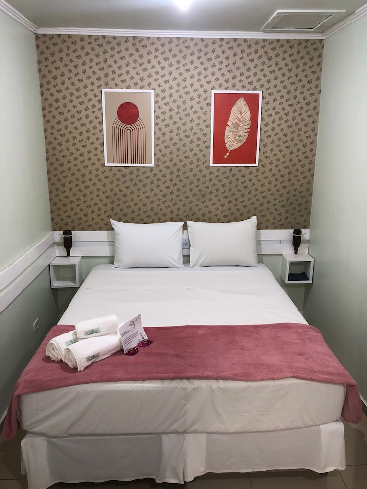 DELUXE, TWIN BEDS