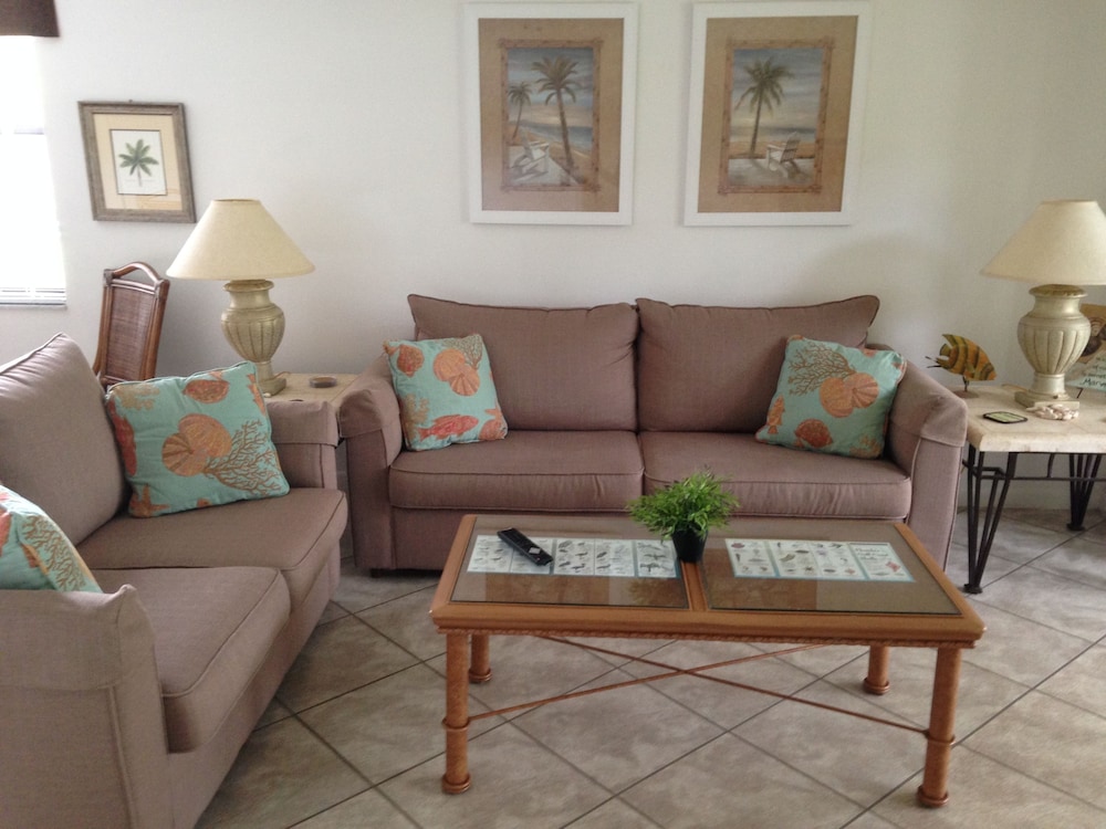Shorewalk Vacation Villas 20/45