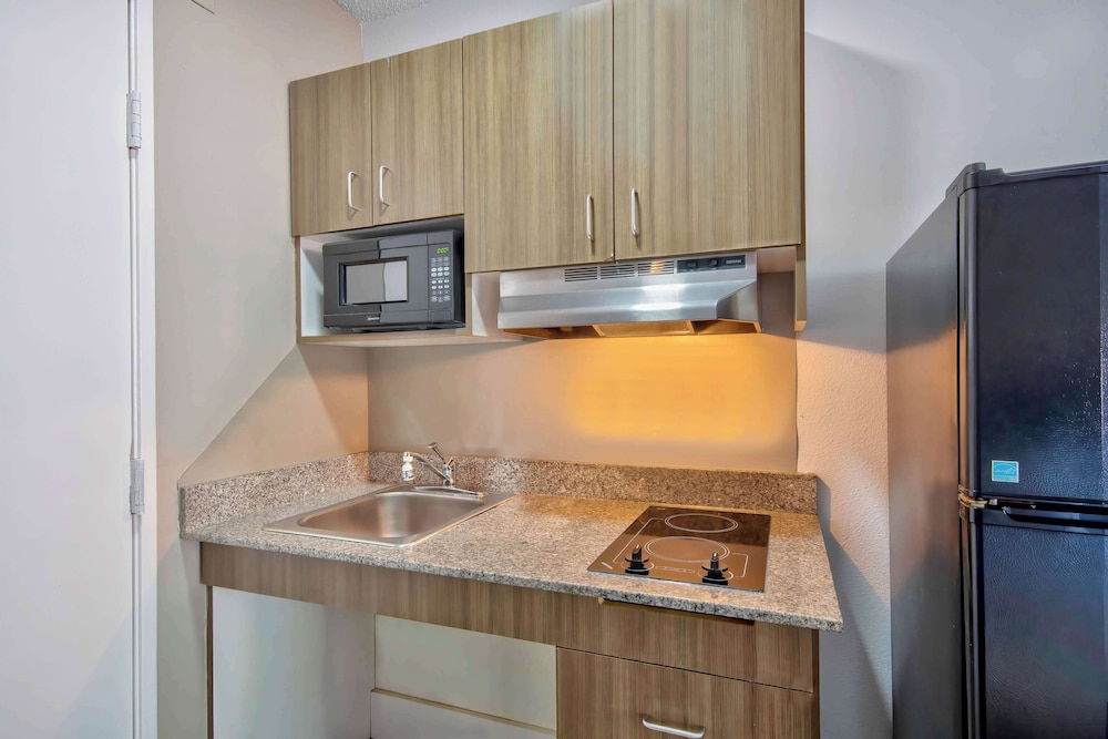 Studio 6 Extended Stay - Austin, TX - Midtown 45/59