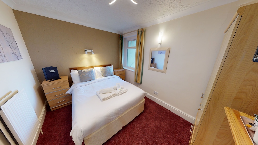 Marine Lodge 17/50