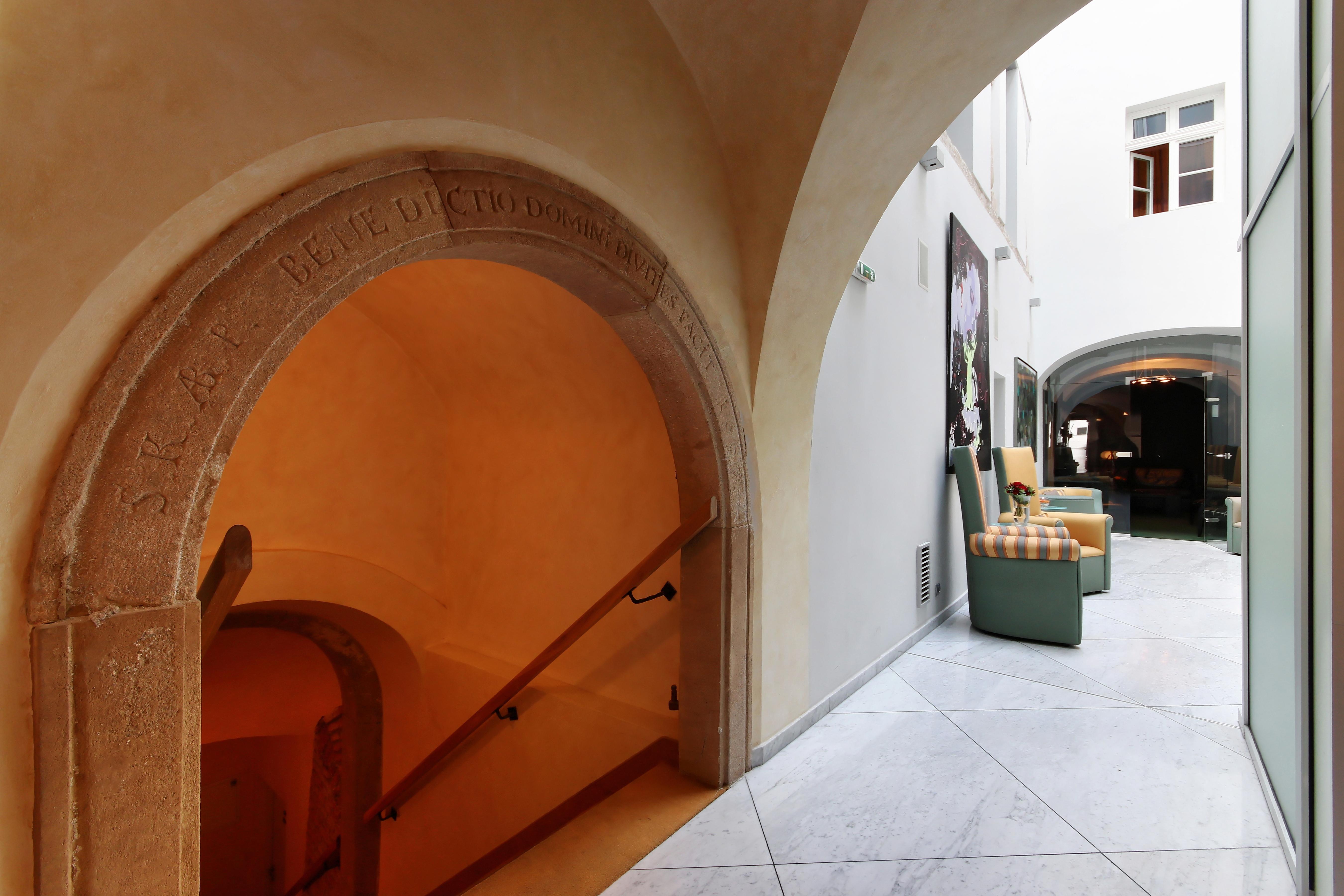Skaritz Hotel And Residence 14/27