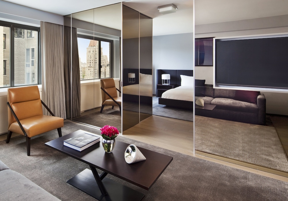 Loews Regency Hotel 42/84